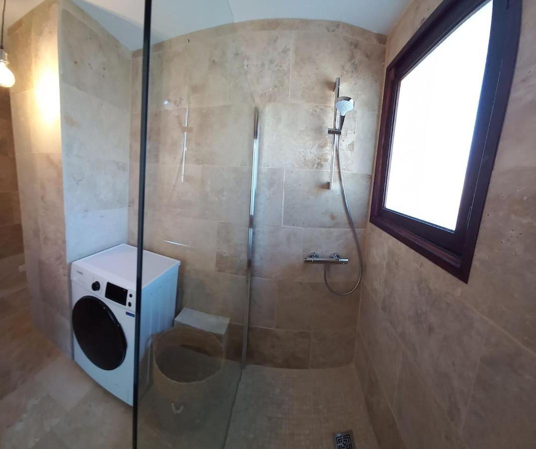 Loft Climatise "La Pinede", 50 M2, Tres Calme, 5 Mn A Pied Des Plages, Lit King Size La Seyne-sur-Mer Esterno foto