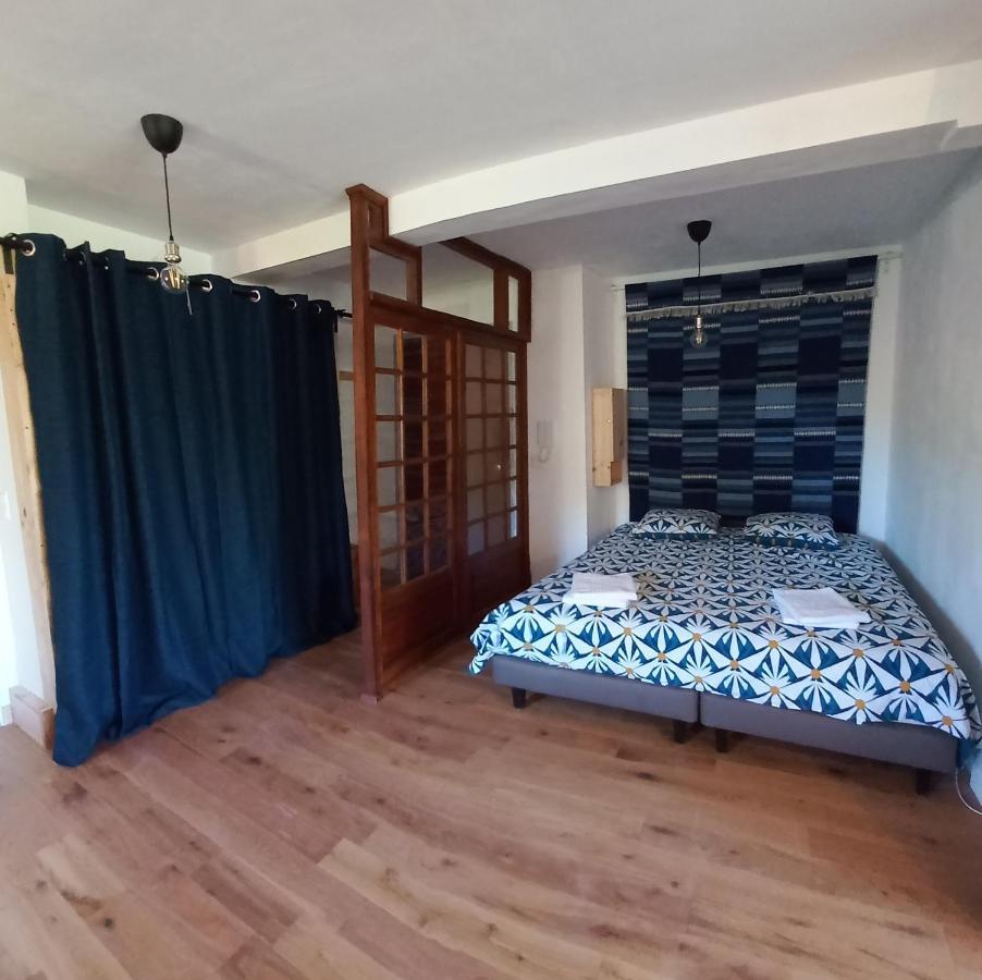 Loft Climatise "La Pinede", 50 M2, Tres Calme, 5 Mn A Pied Des Plages, Lit King Size La Seyne-sur-Mer Esterno foto