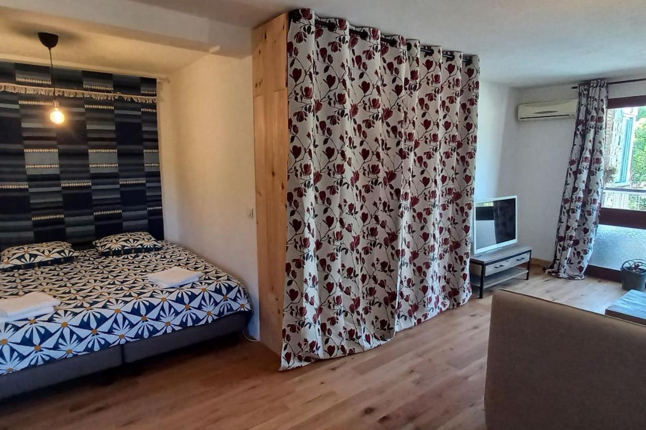 Loft Climatise "La Pinede", 50 M2, Tres Calme, 5 Mn A Pied Des Plages, Lit King Size La Seyne-sur-Mer Esterno foto