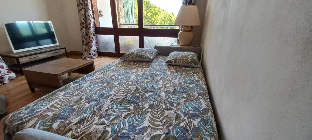 Loft Climatise "La Pinede", 50 M2, Tres Calme, 5 Mn A Pied Des Plages, Lit King Size La Seyne-sur-Mer Esterno foto